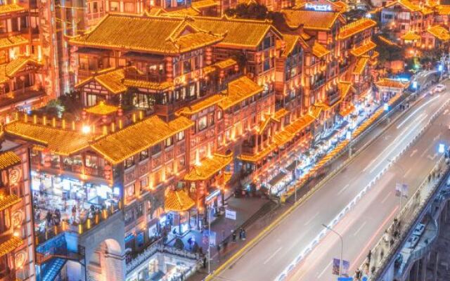 Yiduo Riverview Hotel (Chongqing Liberation Monument Hongya Cave)