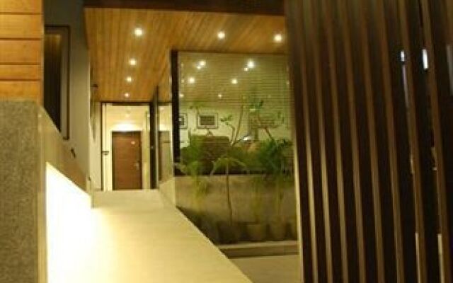 Hotel Red Earth