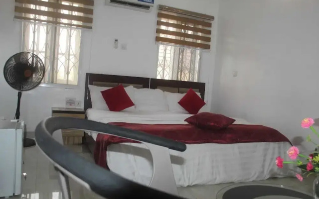 Rossy'S Apartments