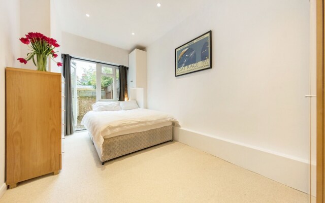 The Spacious Putney Duplex - SCF