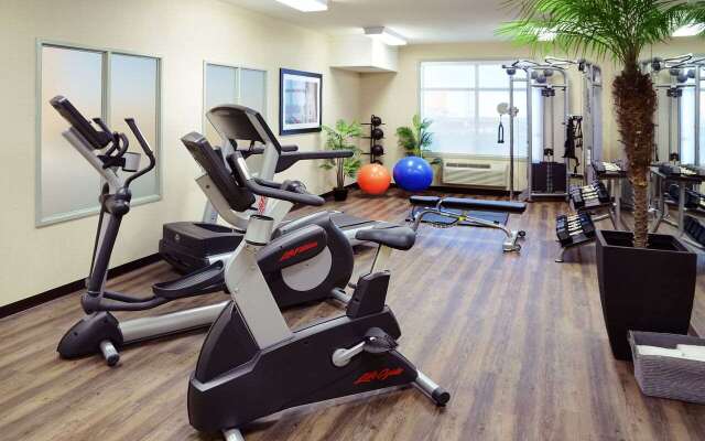 Pomeroy Inn And Suites Vermilion