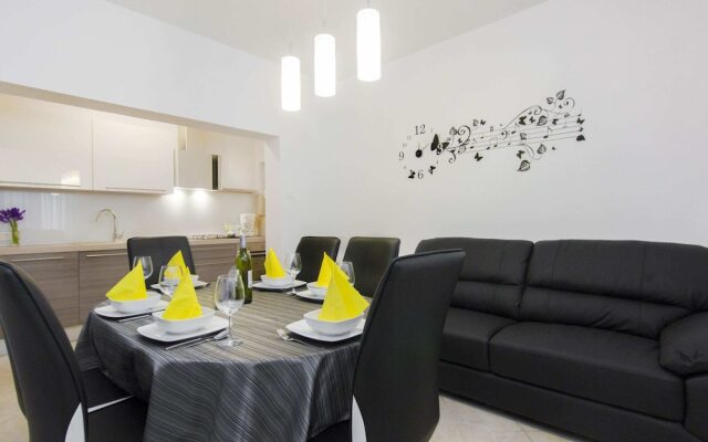 Exquisite Villa with Private Hot Tub in Grebaštica