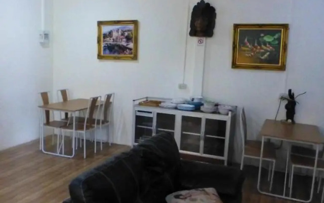 1 Double bedroom apartment with Pool and extensive Kitchen diningroom