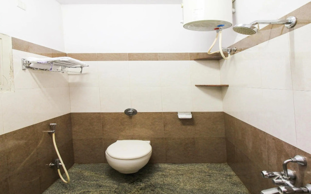 OYO 14552 Kingston Residency