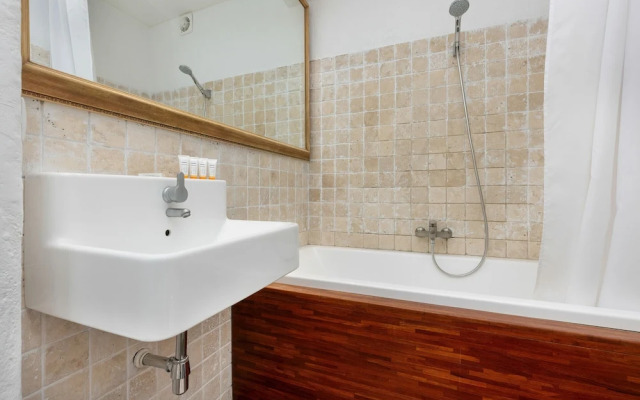 Rejtana Apartment Mokotów by Renters