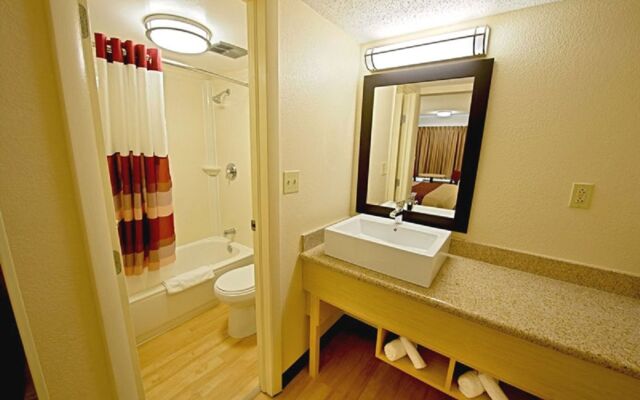 Red Roof Inn PLUS+ & Suites Naples Downtown-5th Ave S