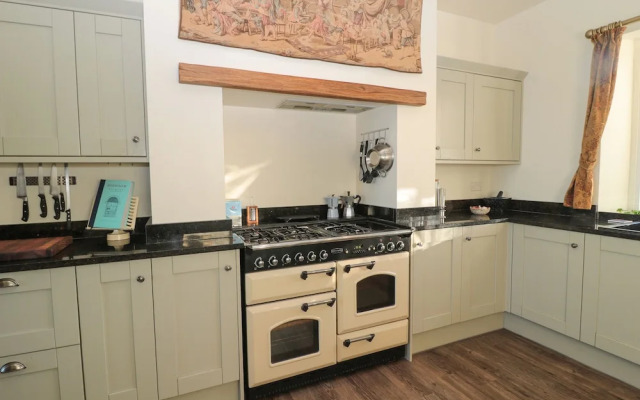 Whinstones at 4 The Villas