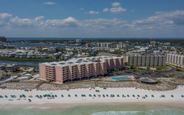 Jetty East Condominiums