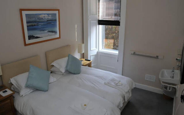 Invercloy Guest House