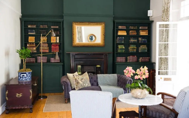 River Manor Boutique Hotel