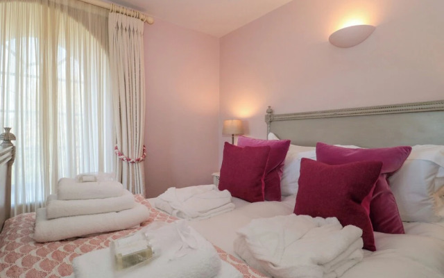 Pomme Blushe House