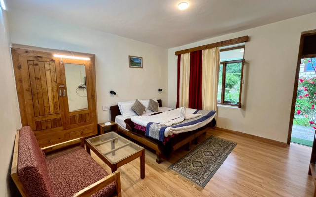 Tourist Hotel – Guest Rooms – Manali