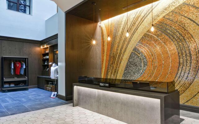 The Cincinnatian Hotel Curio Collection by Hilton