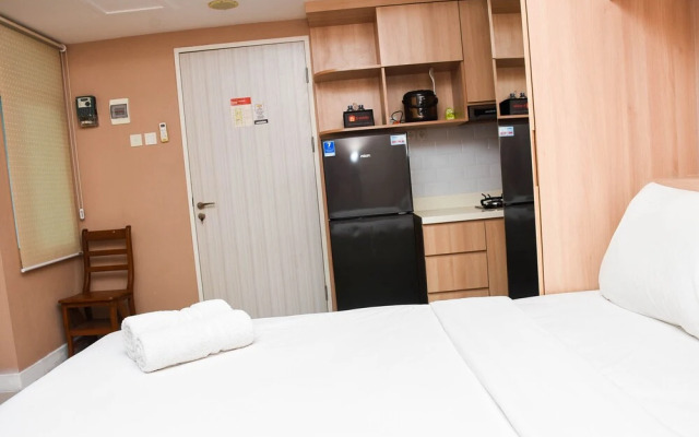 Comfortable Studio Room Apartment at Grand Kamala Lagoon