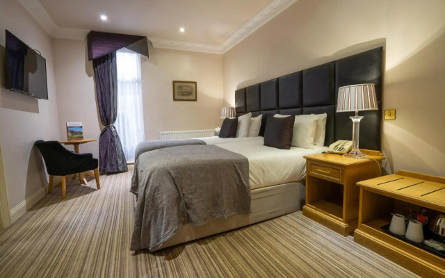 Waterton Park Hotel