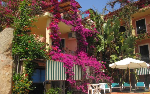 Aparthotel Domus De Janas Sul Mare