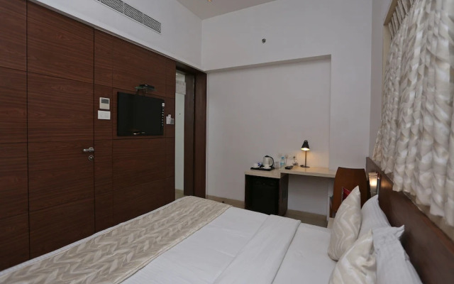 OYO 623 Hotel Suncity Premiere