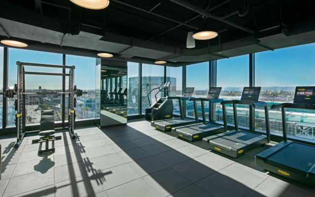Moxy Downtown Los Angeles