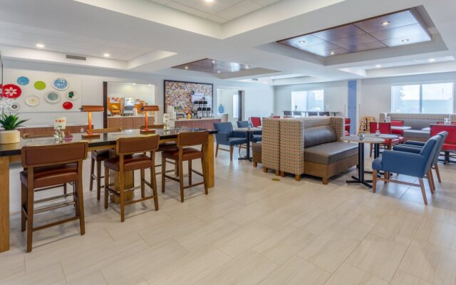 Holiday Inn Express & Suites Vandalia by IHG