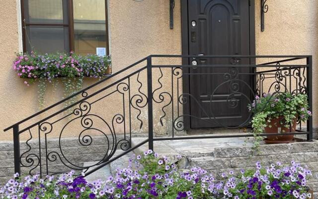 Апартаменты на проспекте Английский 24