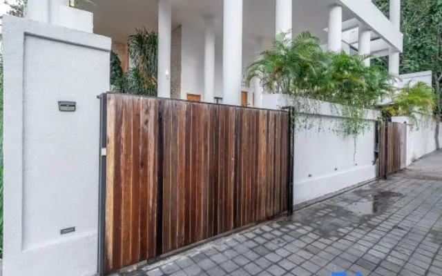 Friendly villa - Luxury 4BR Villa with Rooftop Pool & Ocean view — 4-star hotel in Pecatu