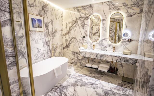 YOHO Resorts World Hotel