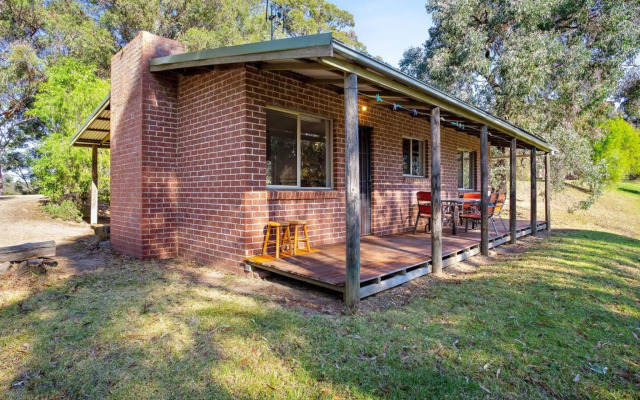 Braeside Cabin Three - Parsonsia