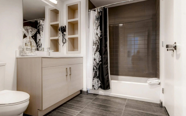 Global Luxury Suites at The Theatre District