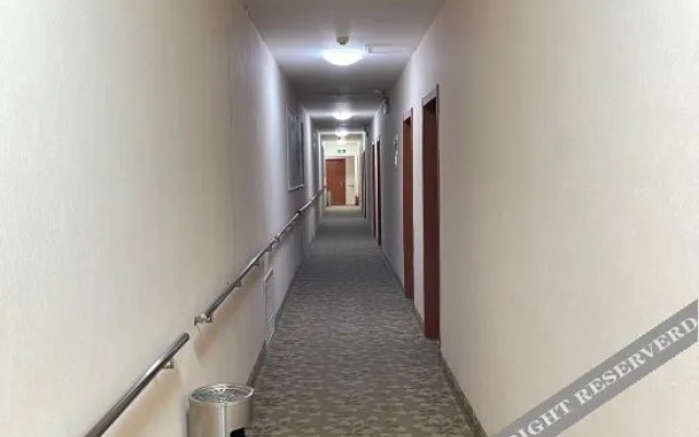 Super 8 Hotel (Dalian Xinghai Square)