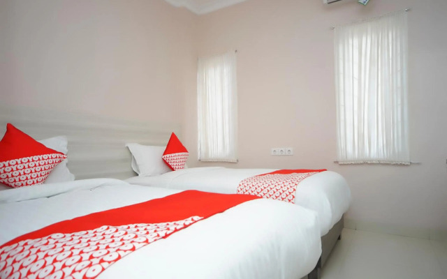 Super OYO 270 Madinah Residence Syariah