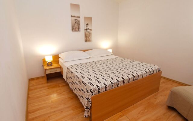 Apartment 440