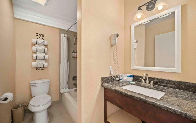 Lemon Tree Hotel & Suites Anaheim