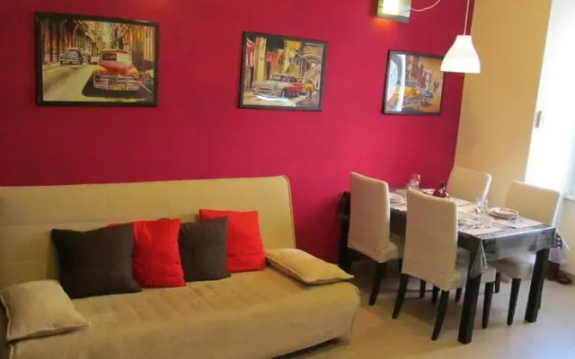 Color Holiday House