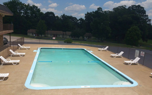Paris Inn and Suites