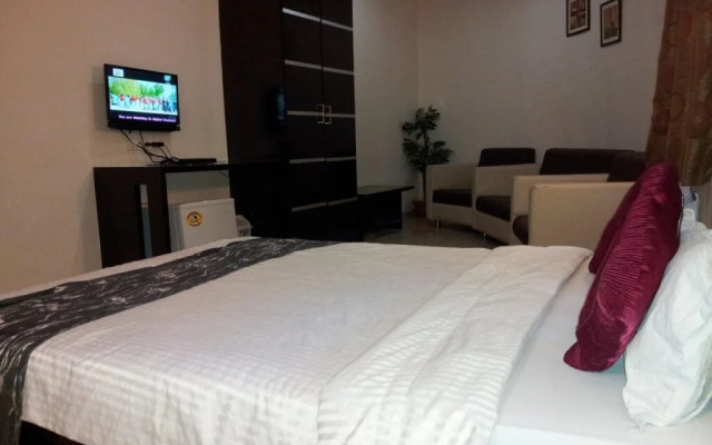 OYO 19003 Flagship Hotel Rudra Mahal