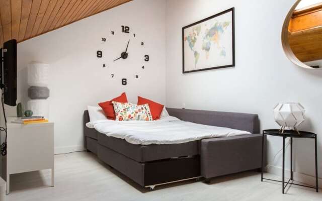 Lovely and chic 1 Bedroom Apt next to Puerta del Sol