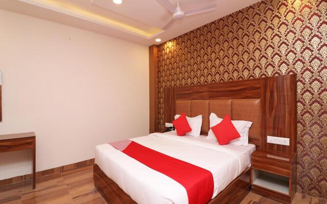 Oyo 27009 Hotel Alovia Delhi