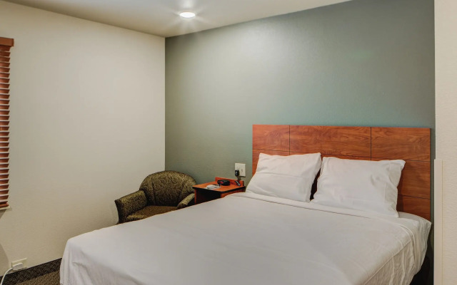 WoodSpring Suites Columbus NE I-270 Airport