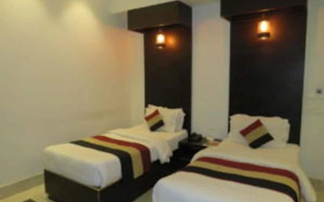 Hotel Crossroad by OYO Rooms