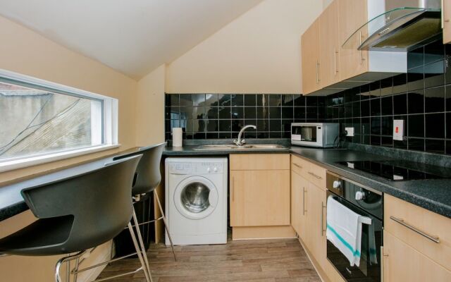 1 Bedroom Flat Sleeps 4 In Hackney