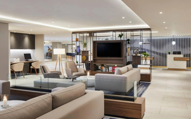 Courtyard by Marriott London Heathrow Airport