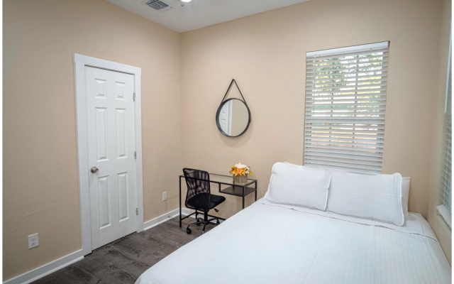 3BR 2BA Remodeled House Near Downtown