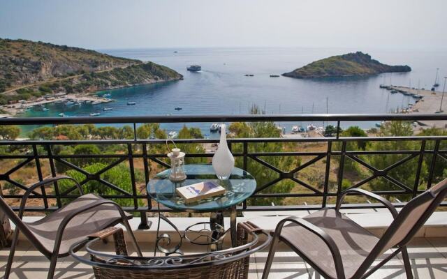 Beachfront Villa Komis - Panoramic Infinity Blue