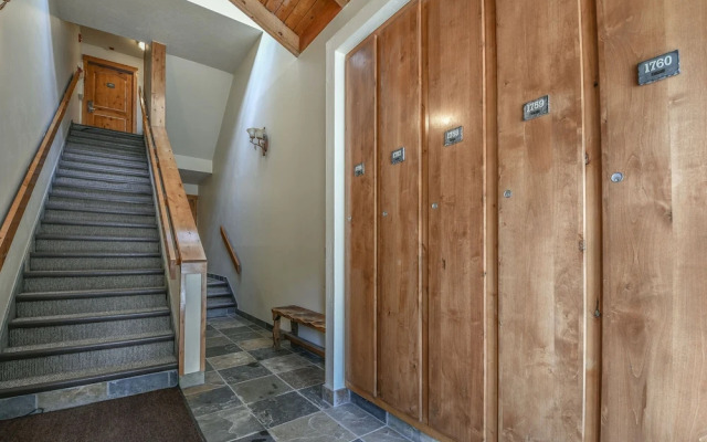 Montezuma 1771 by SummitCove Vacation Lodging