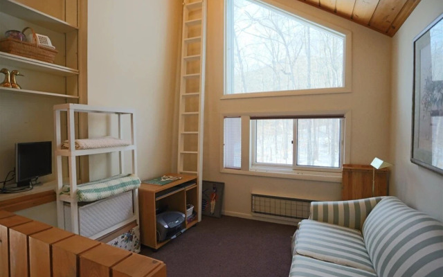 Private Home Close to Loon Mountain, Sleeps Families up to 14! - Cb127l
