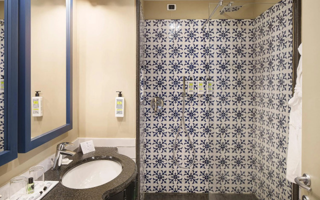 Therasia Resort Sea & Spa - The Leading Hotels of the World
