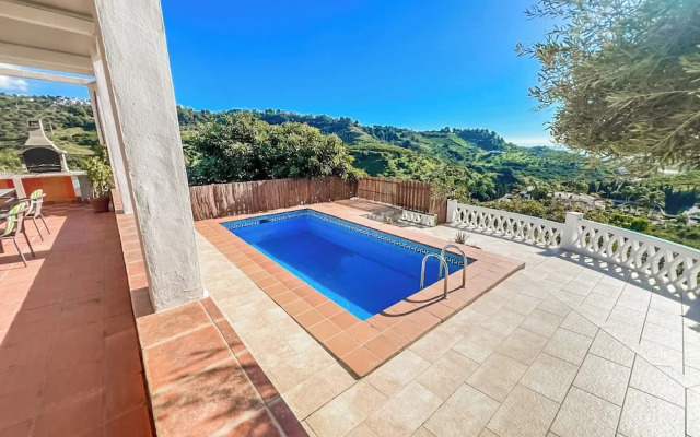 Stunning Private Villa With Sea Views, Pool, and Sun-drenched Terrace