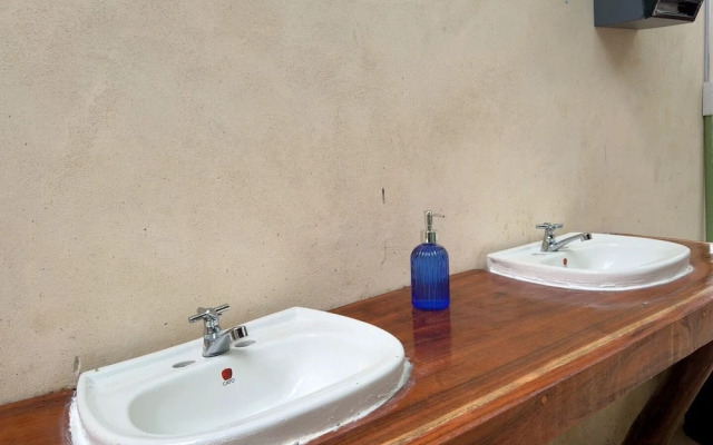 Hotel y Eco-Cabañas Azul María Bacalar