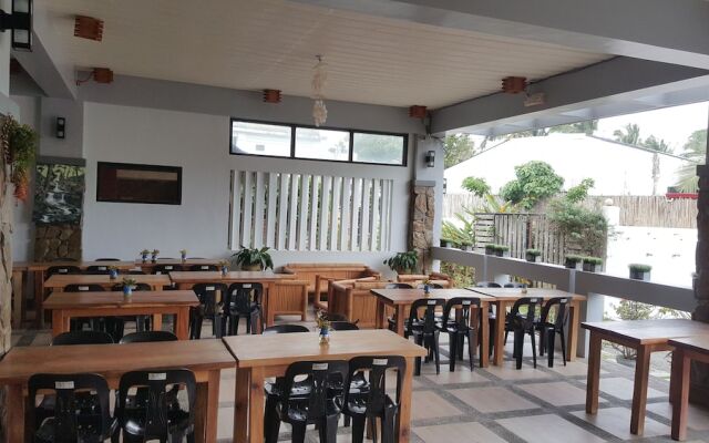 Pacific Waves Inn Annex