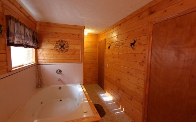 Woodhaven 1741 - Two Bedroom Cabin